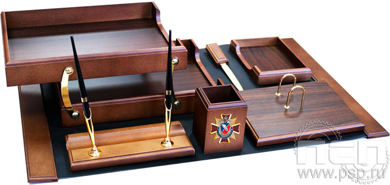 картинка 1.5.2 Настольный набор из дерева "ПСБ МВД России 30 лет"